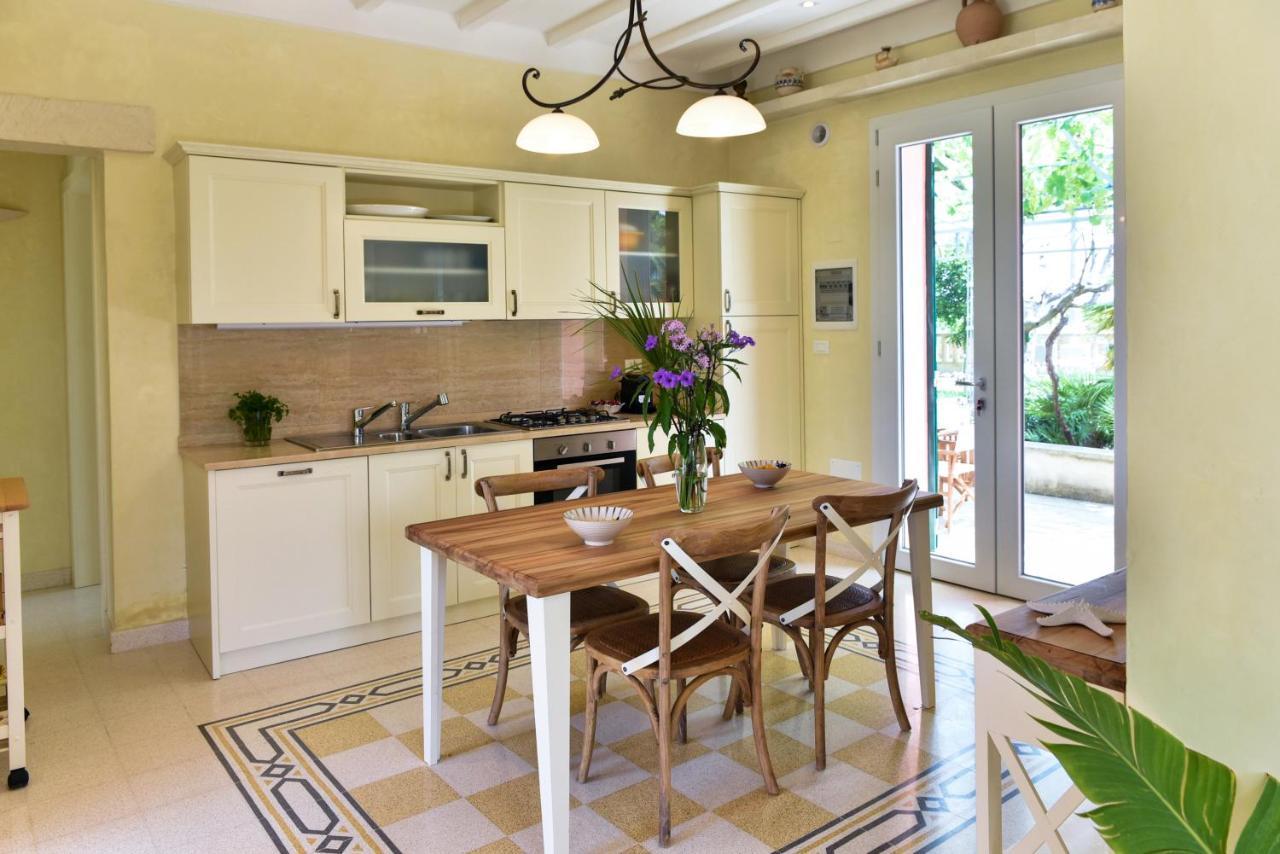 Villa Sirgole Rosa With Pool, Galatina Cutrofiano Ngoại thất bức ảnh