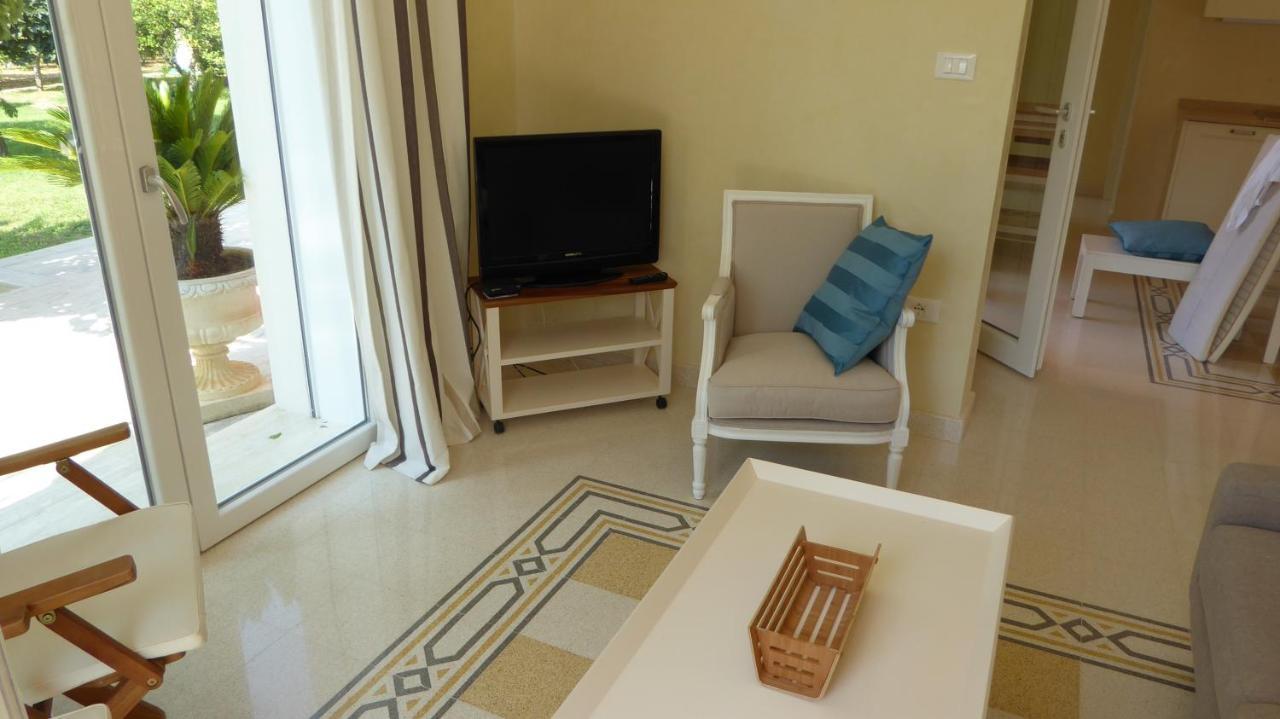 Villa Sirgole Rosa With Pool, Galatina Cutrofiano Ngoại thất bức ảnh