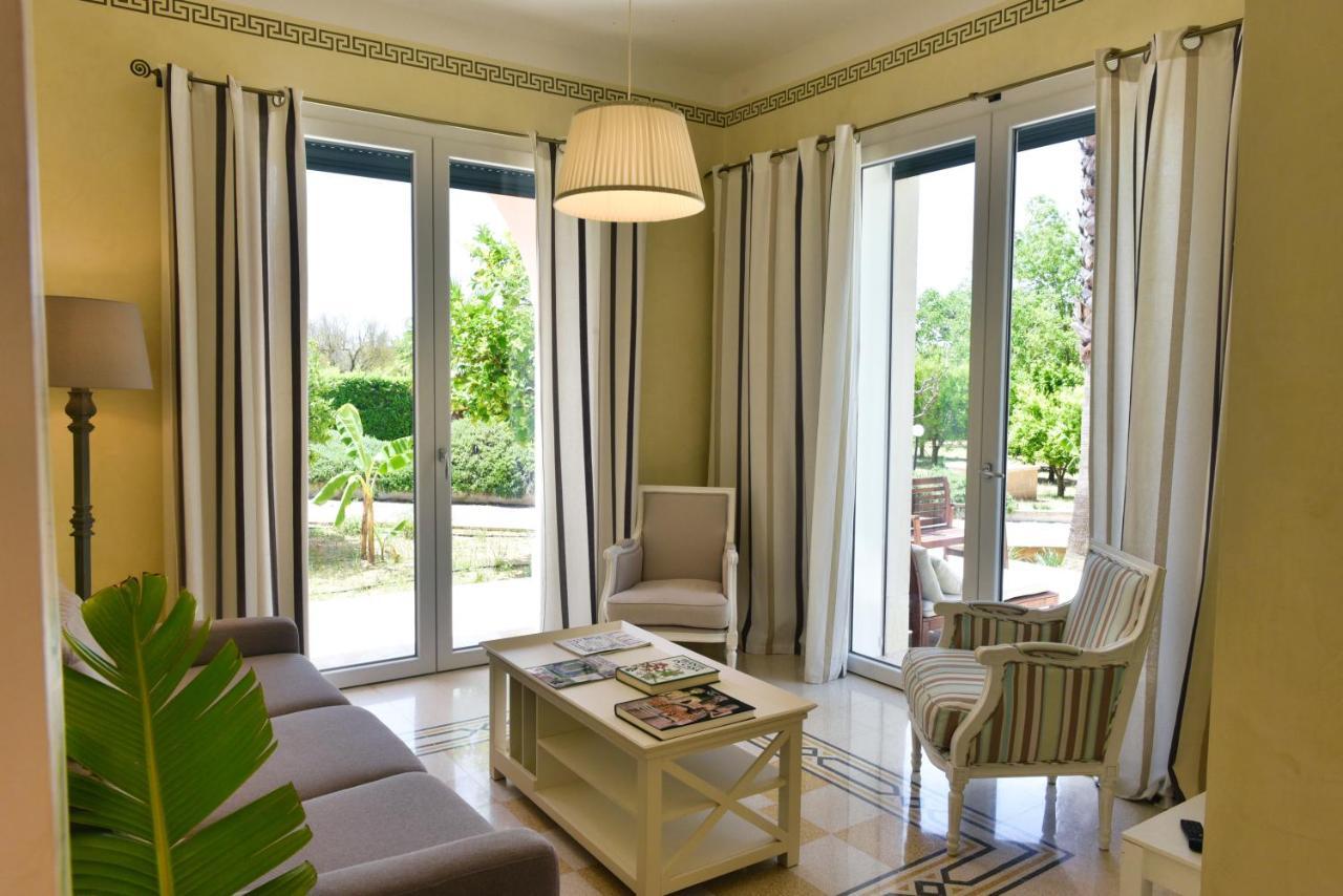 Villa Sirgole Rosa With Pool, Galatina Cutrofiano Ngoại thất bức ảnh