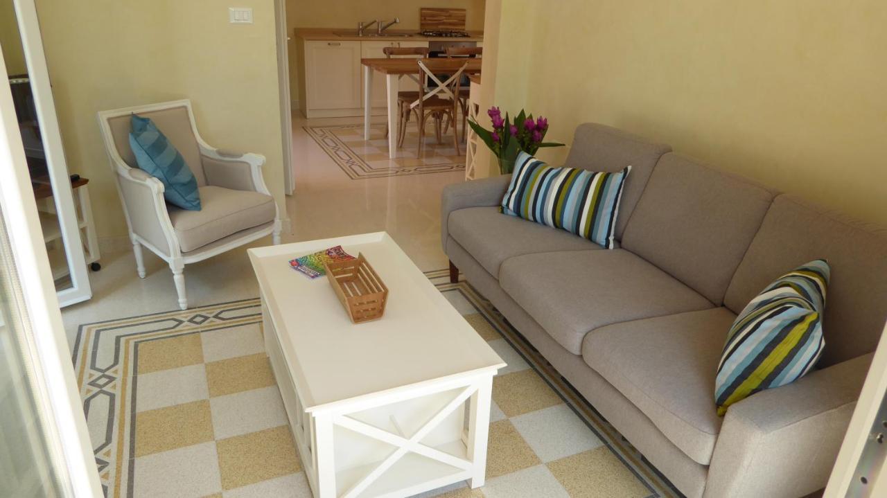 Villa Sirgole Rosa With Pool, Galatina Cutrofiano Ngoại thất bức ảnh
